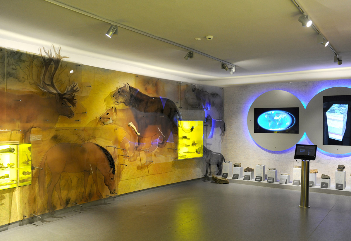 Jeskyně Výpustek - Expozice Jeskyně a lidé 